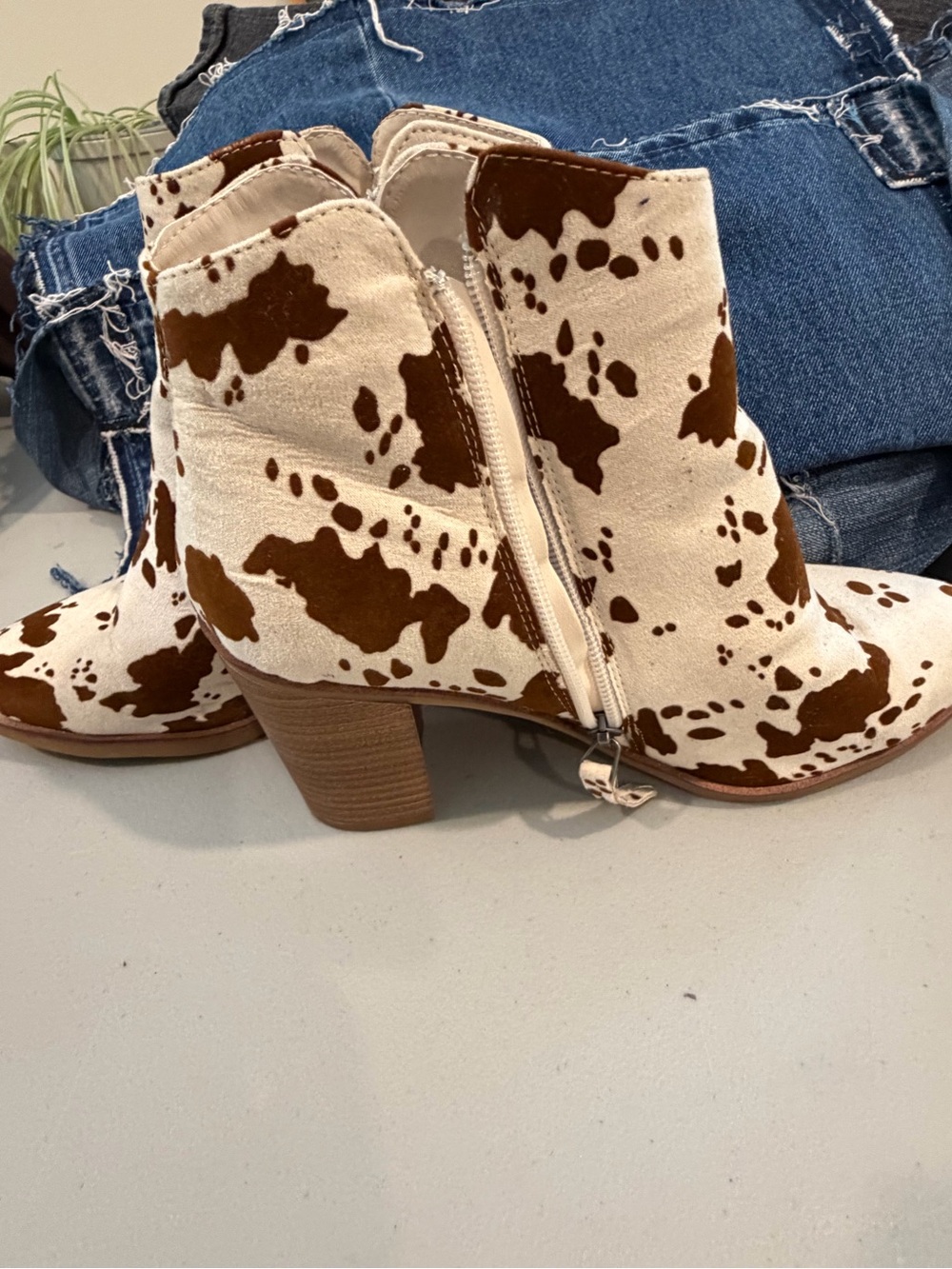 Altar’d State Women's Cowprint Ankle Booties - Brown/White sz 9 - Picture 3 of 6